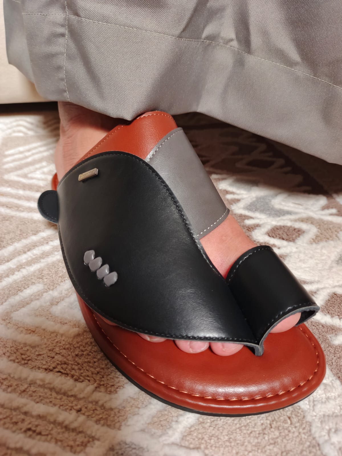كيف تنسق حذائك مع الثوب؟