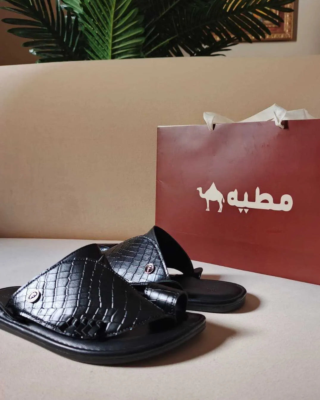 نعل ضد الانزلاق مناسب للمشي اليومي