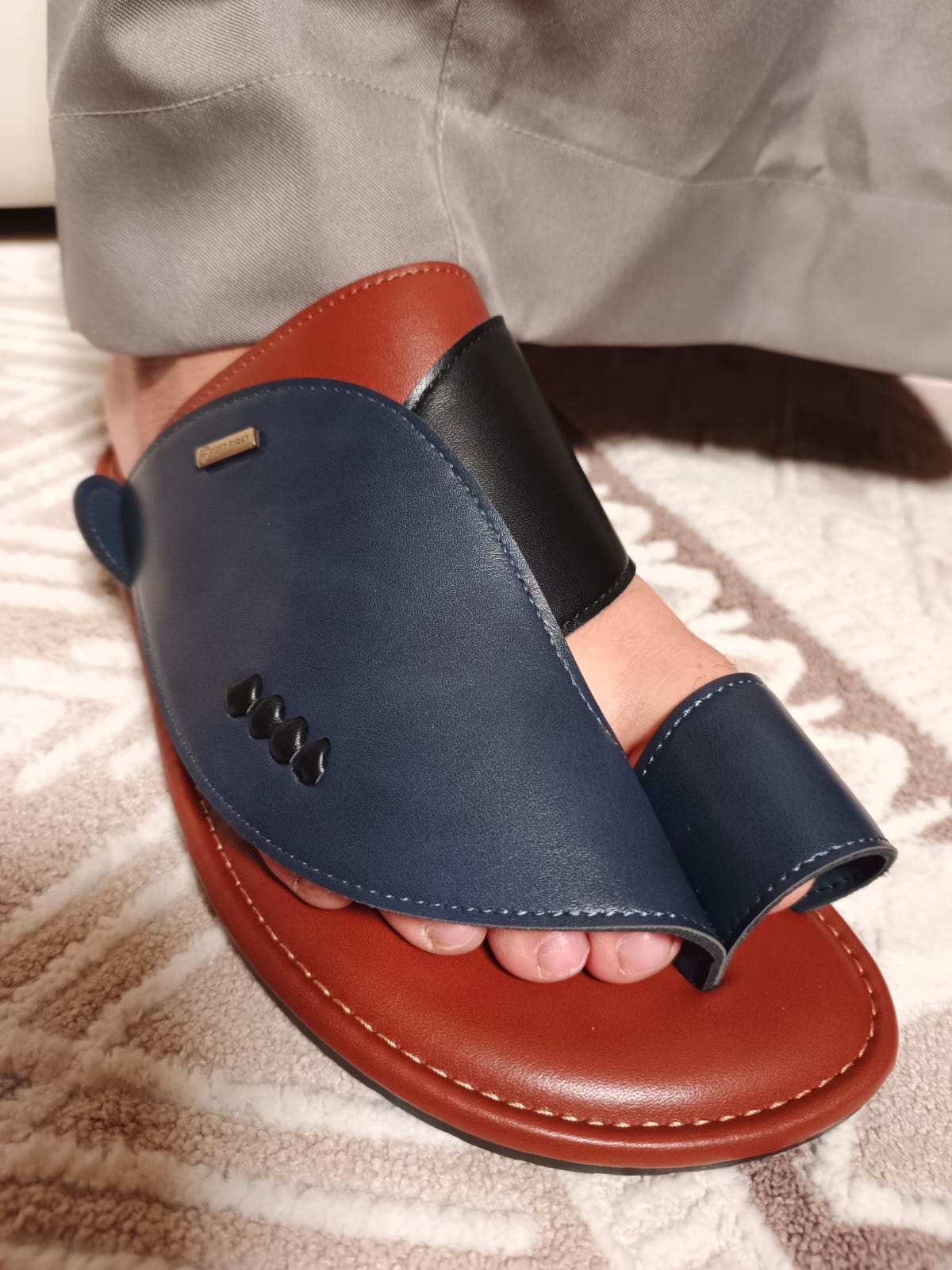 نعل شرقي مكس جلد كحلي  واسود وجملي