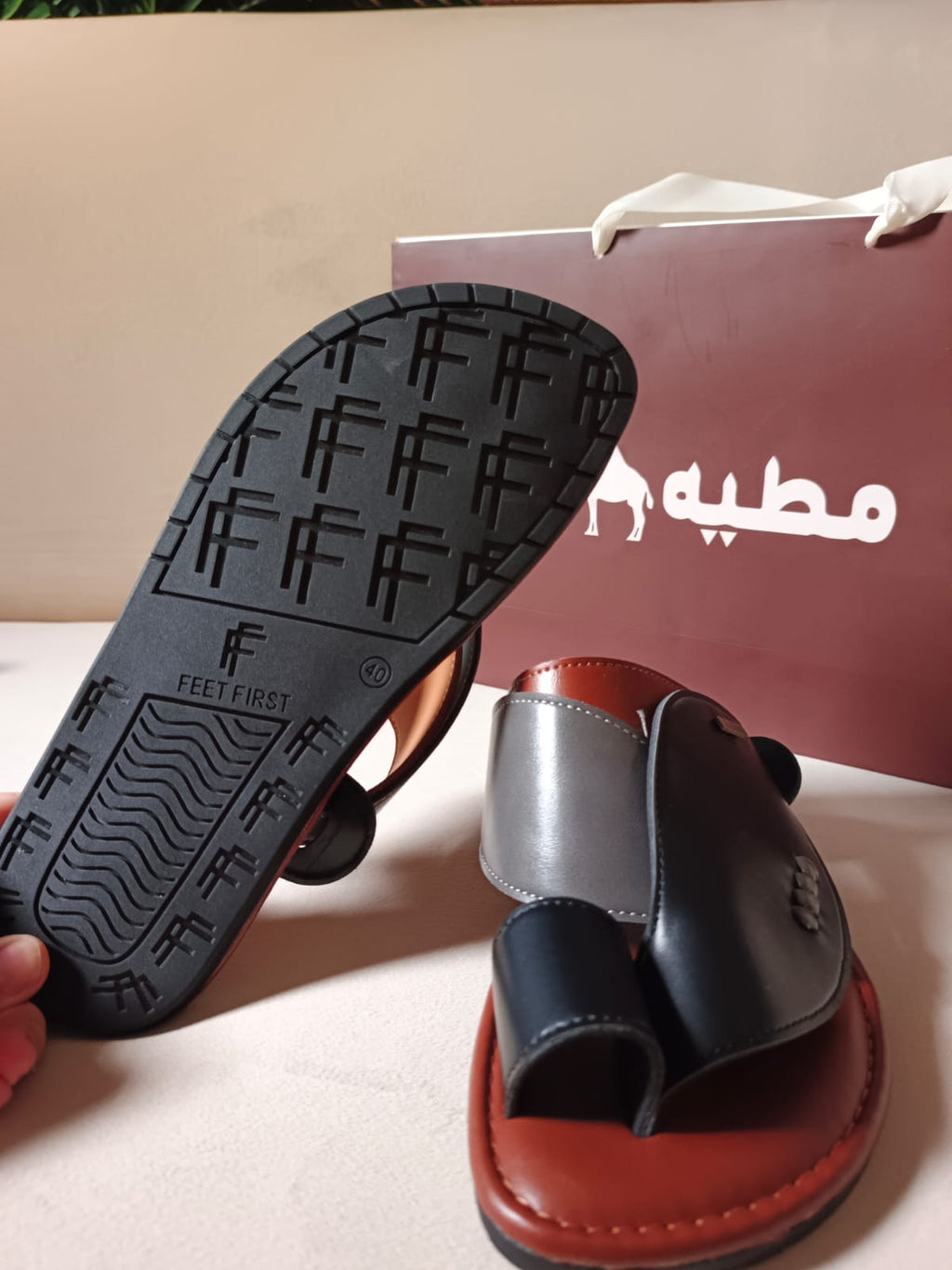 نعل شرقي مكس جلد اسود ورمادي وجملي