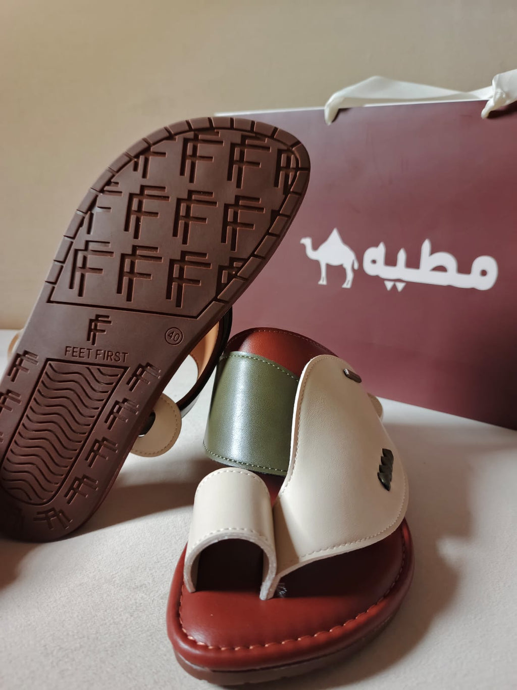 نعال شرقي مكس جلد بيج وزيتوني وجملي