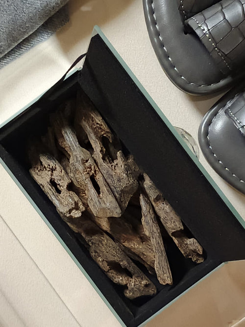 بوكس هدية مطيه ورد أحمر وأبيض