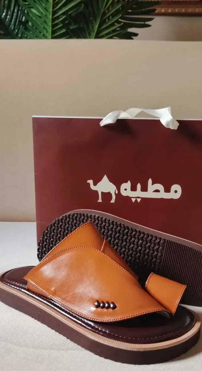 حذاء شرقي رجالي أصلي