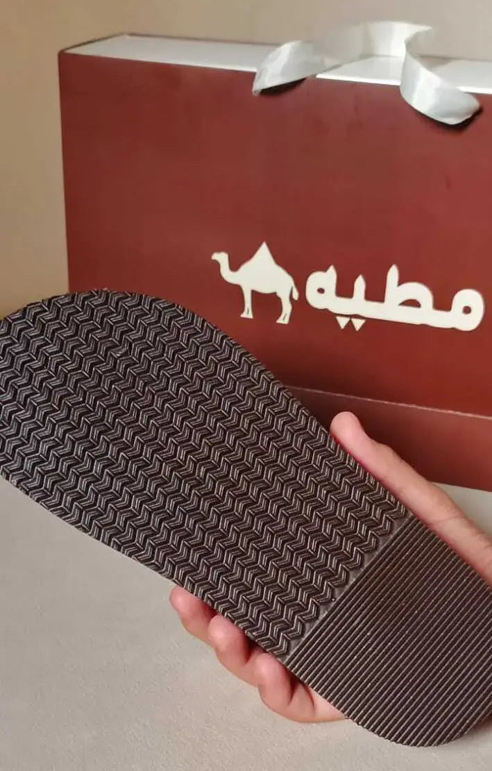 حذاء شرقي رجالي أصلي