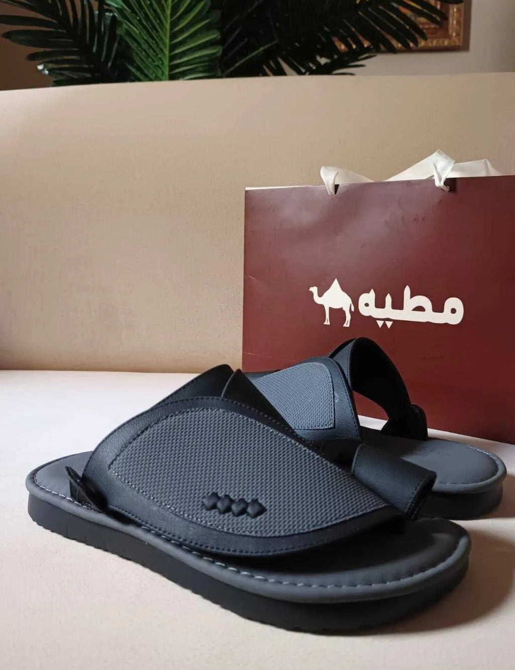 نعل شرقي للرجال كبار السن